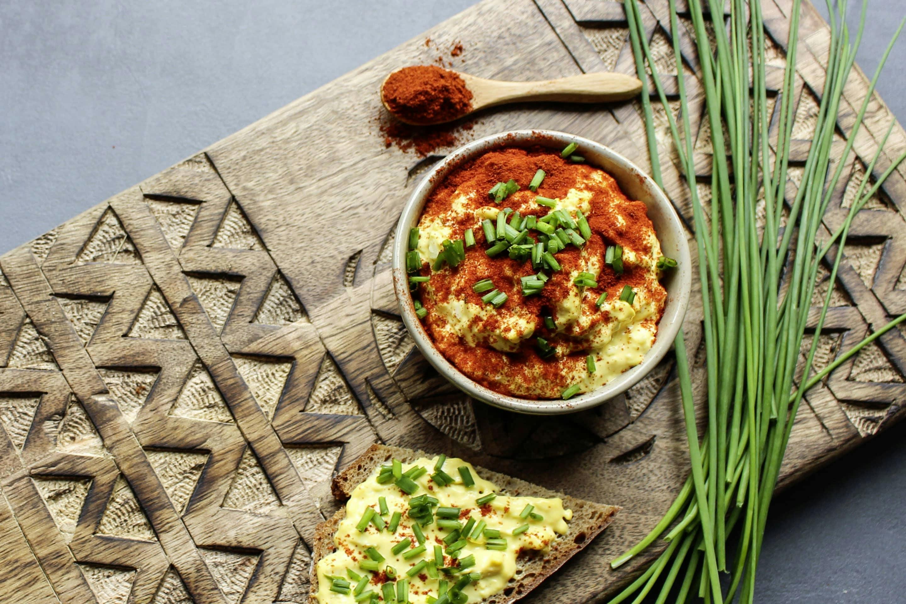 Eiaufstrich mit geräuchertem Paprika